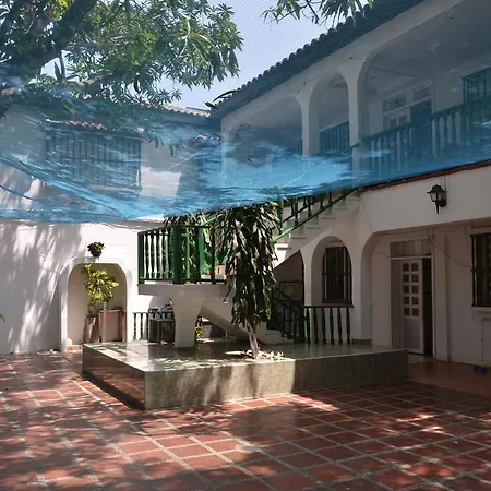 Hotel Vargas Airport 2*