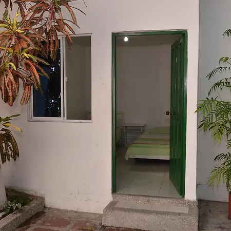 Vargas Airport Hotel 2*