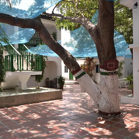 Hotel Vargas Airport