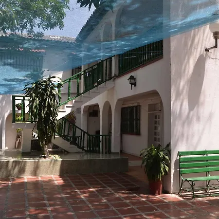 Hotel Vargas Airport