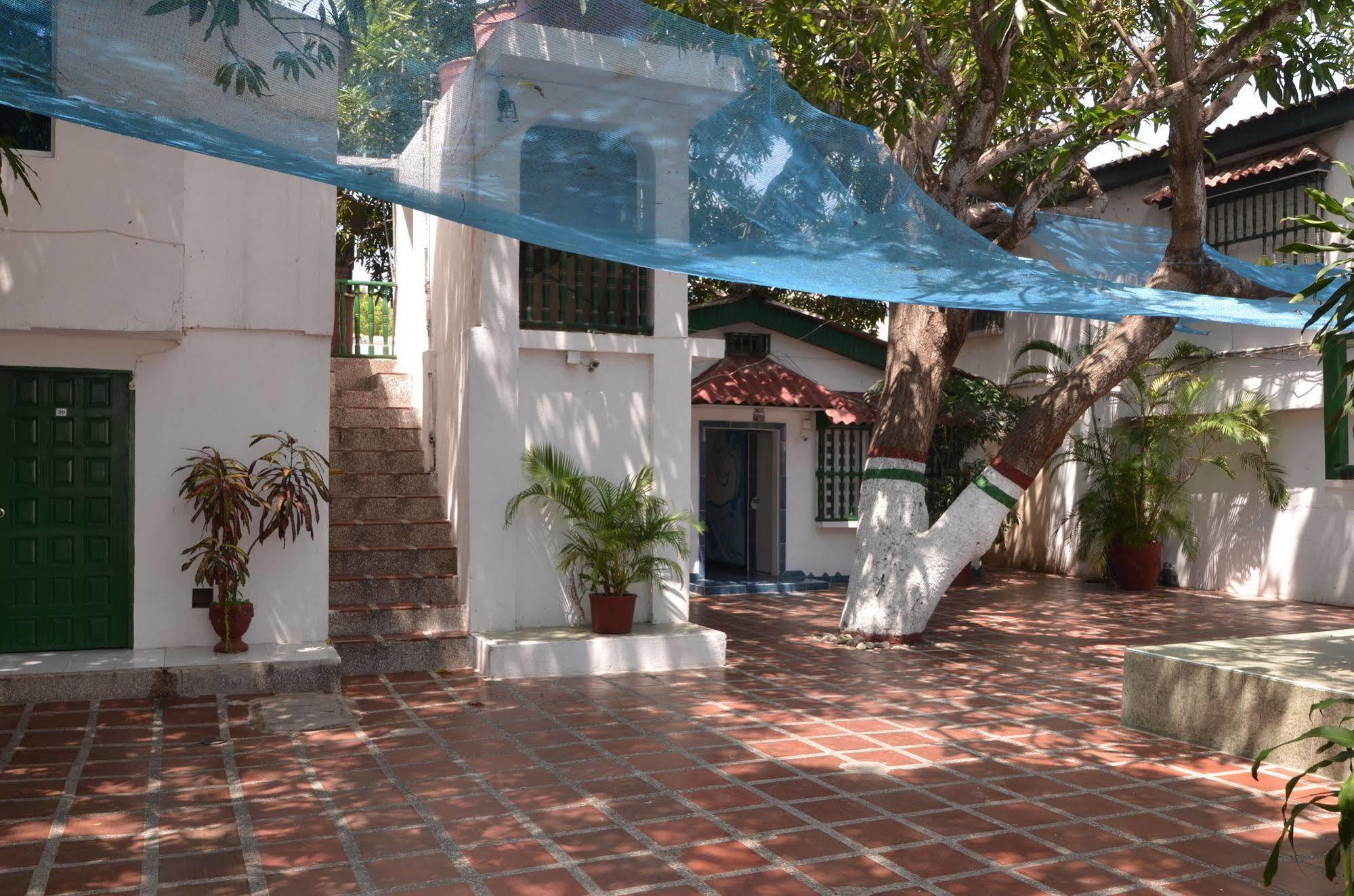 Hotel Vargas Airport 2*